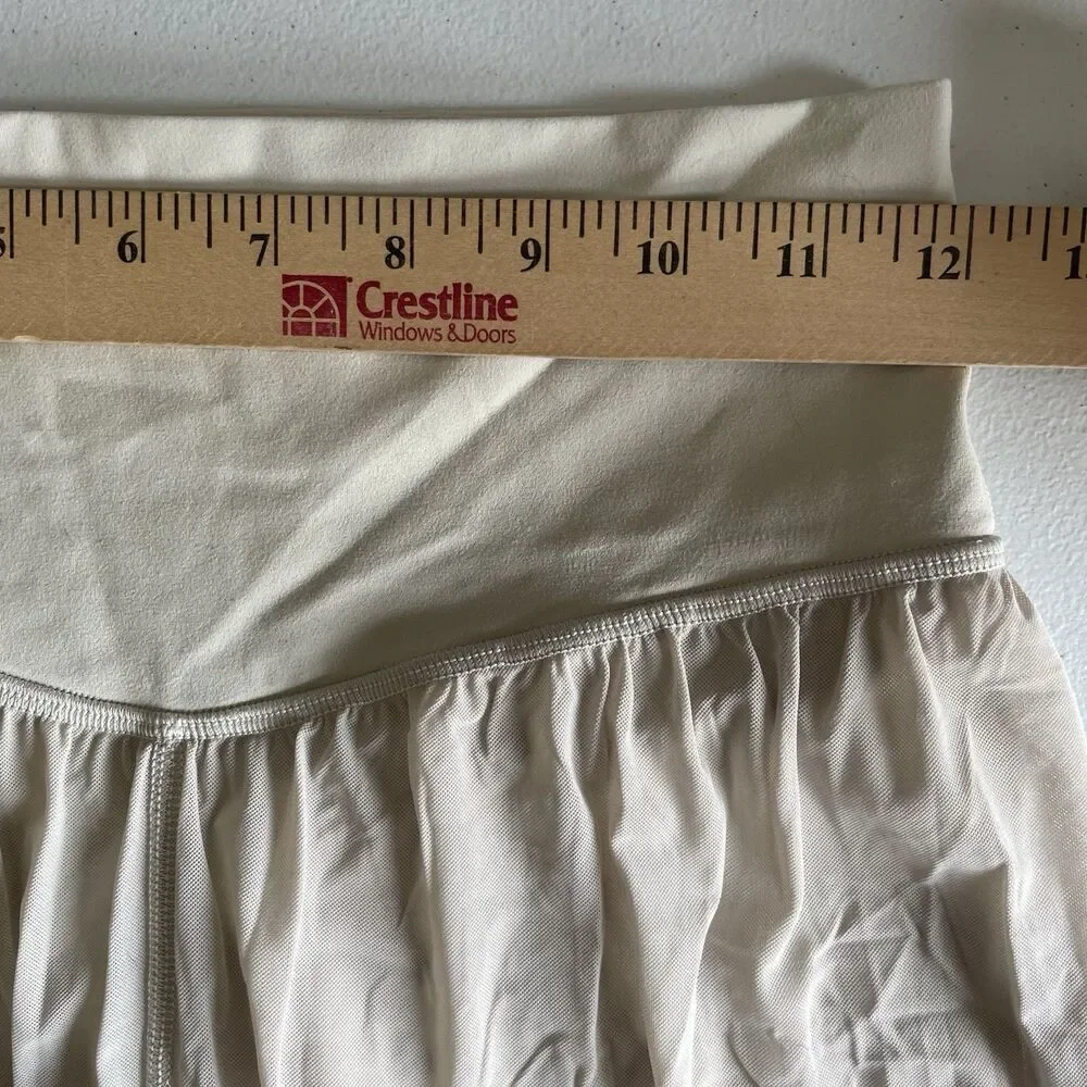 Lululemon Nulu Mesh High Rise Athletic shorts Beige Tan Lightweight Size 4
